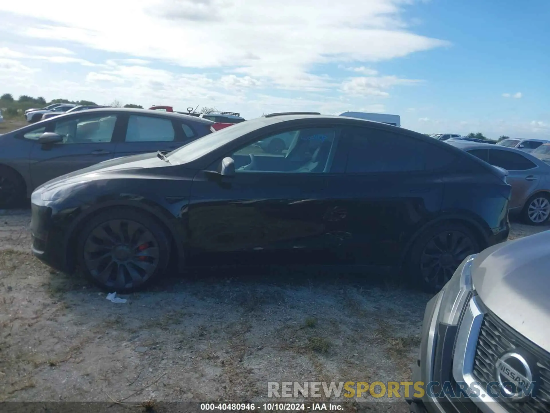 14 Photograph of a damaged car 5YJYGDEF7MF137656 TESLA MODEL Y 2021
