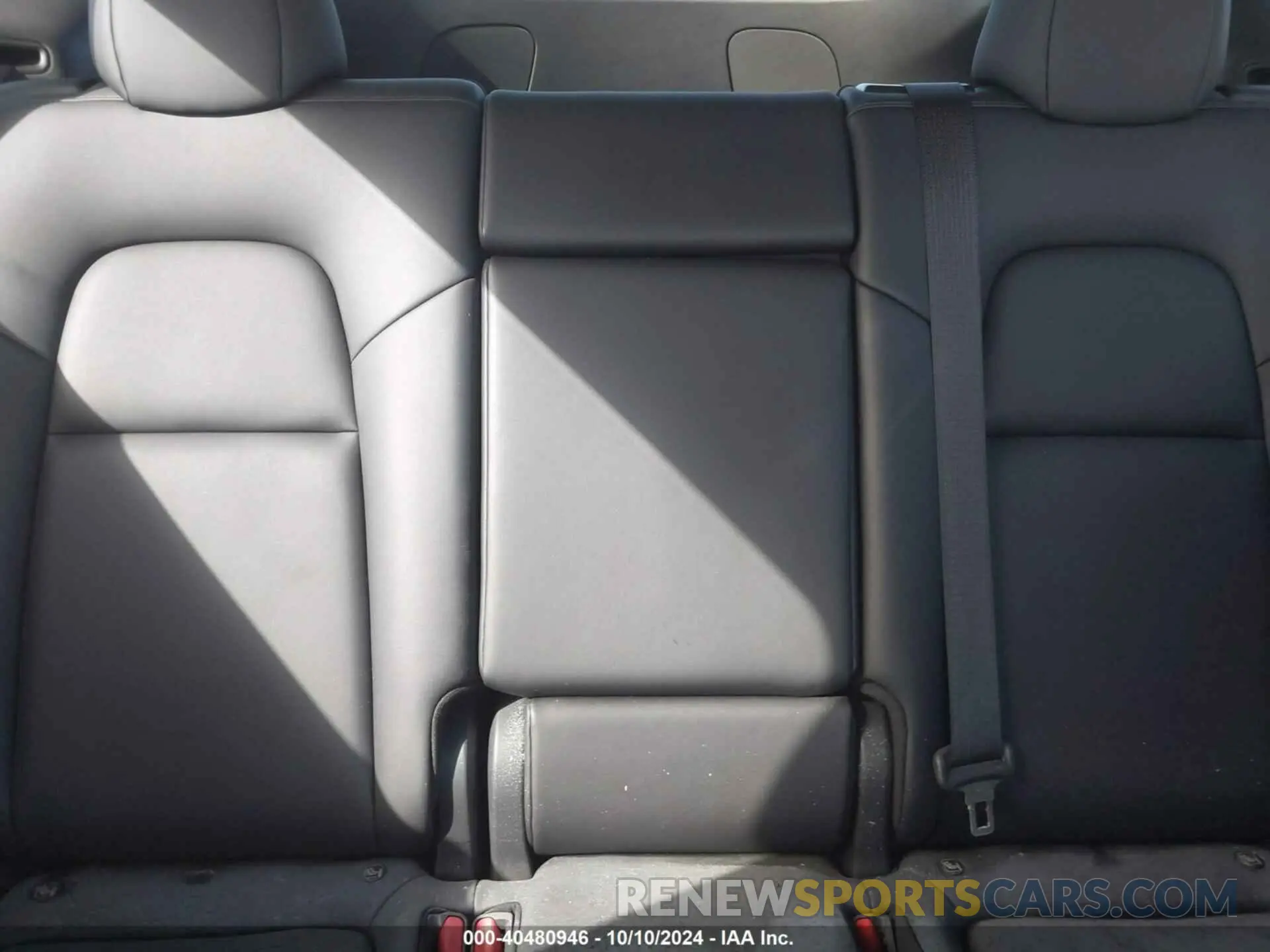 8 Photograph of a damaged car 5YJYGDEF7MF137656 TESLA MODEL Y 2021