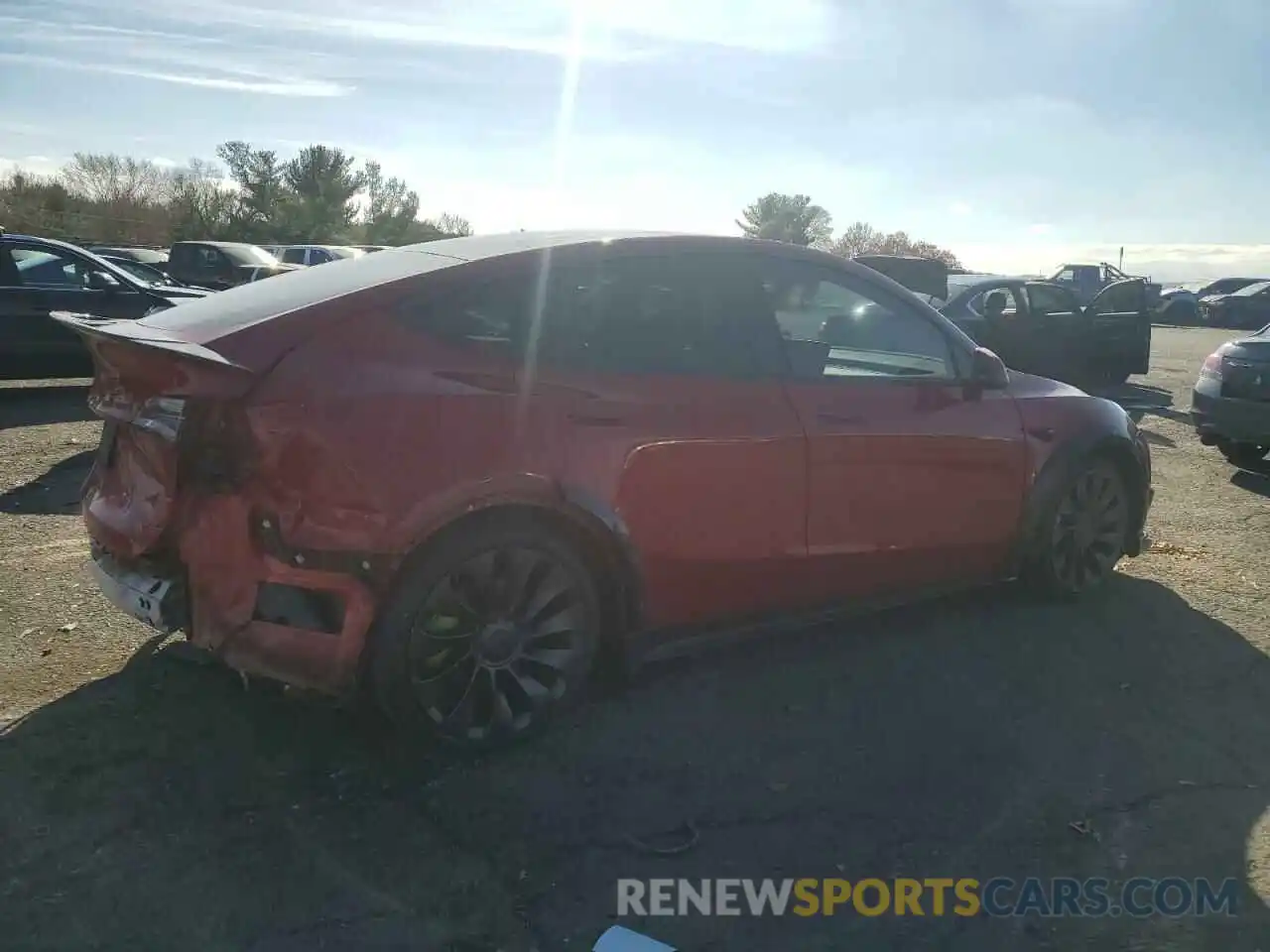 3 Photograph of a damaged car 5YJYGDEF7MF197484 TESLA MODEL Y 2021