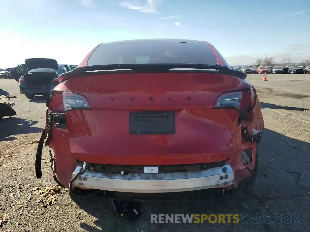 6 Photograph of a damaged car 5YJYGDEF7MF197484 TESLA MODEL Y 2021