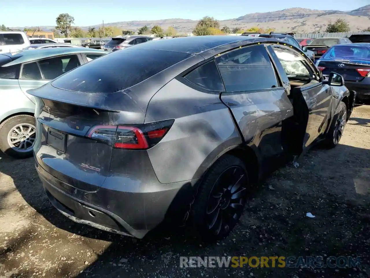 3 Photograph of a damaged car 5YJYGDEF7MF202182 TESLA MODEL Y 2021