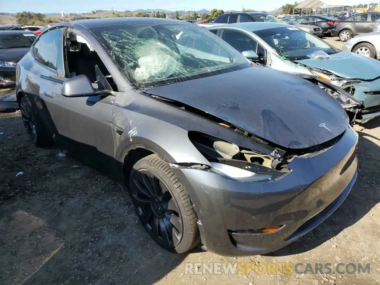 4 Photograph of a damaged car 5YJYGDEF7MF202182 TESLA MODEL Y 2021