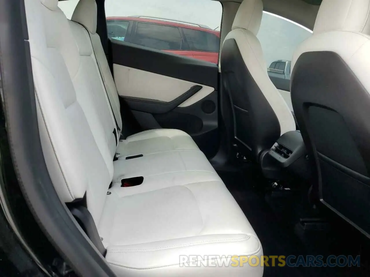 10 Photograph of a damaged car 5YJYGDEF7MF209486 TESLA MODEL Y 2021