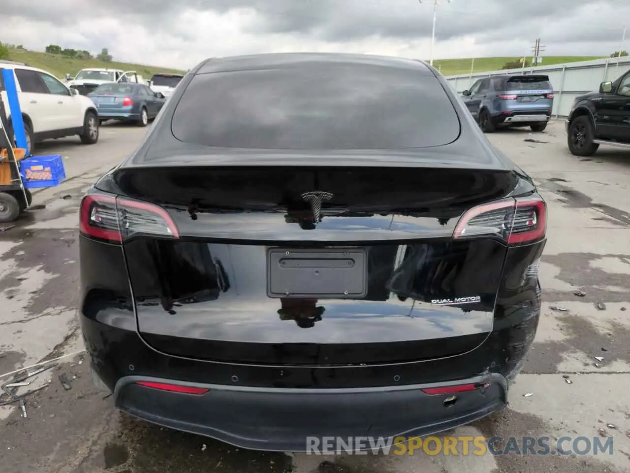 6 Photograph of a damaged car 5YJYGDEF7MF268876 TESLA MODEL Y 2021