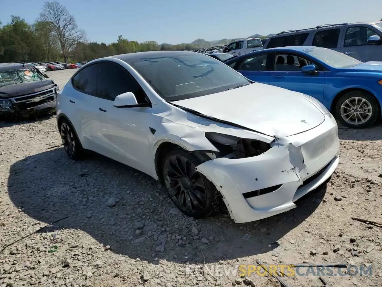 4 Photograph of a damaged car 5YJYGDEF7MF269221 TESLA MODEL Y 2021