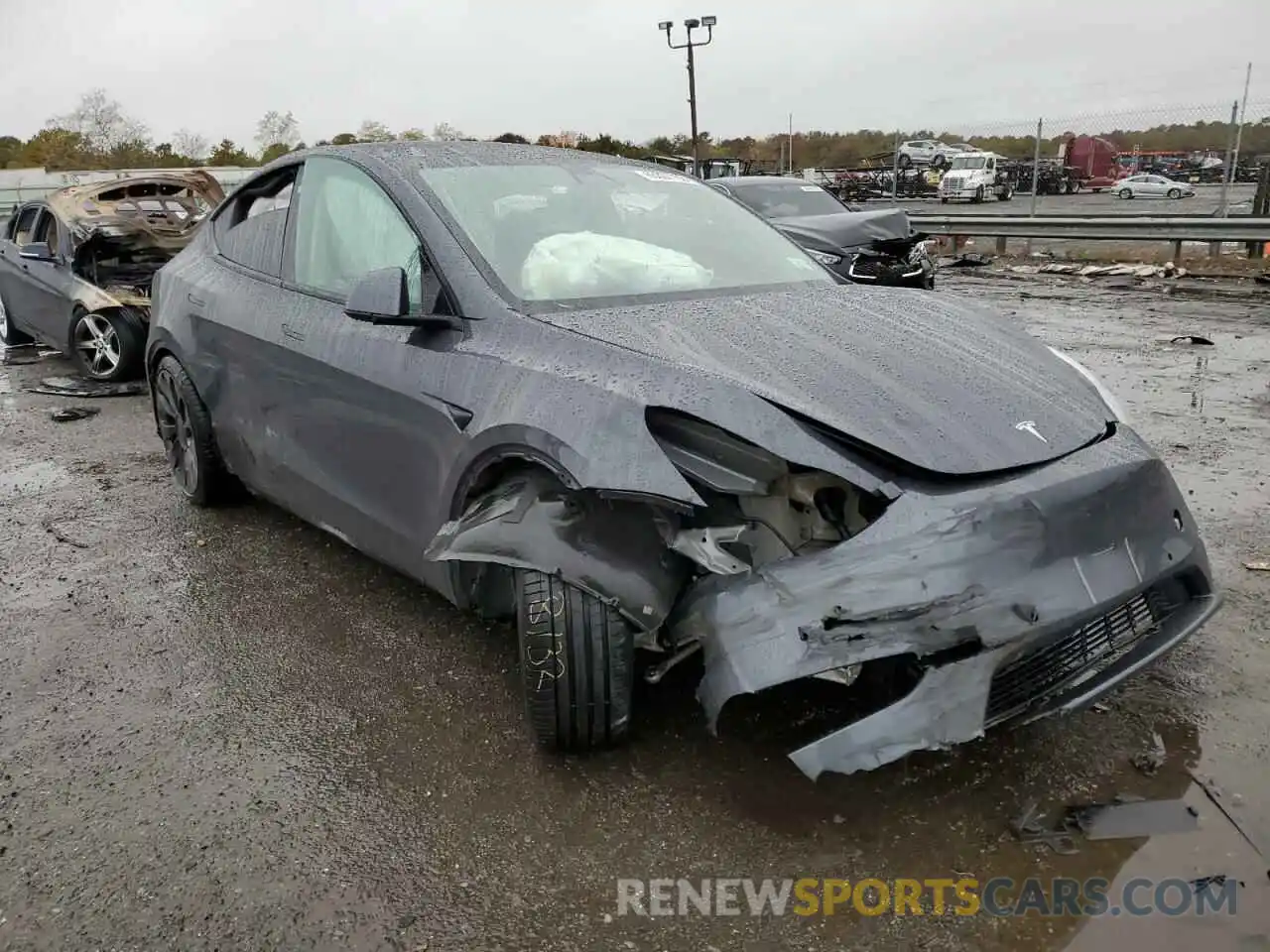 1 Photograph of a damaged car 5YJYGDEF8MF075474 TESLA MODEL Y 2021