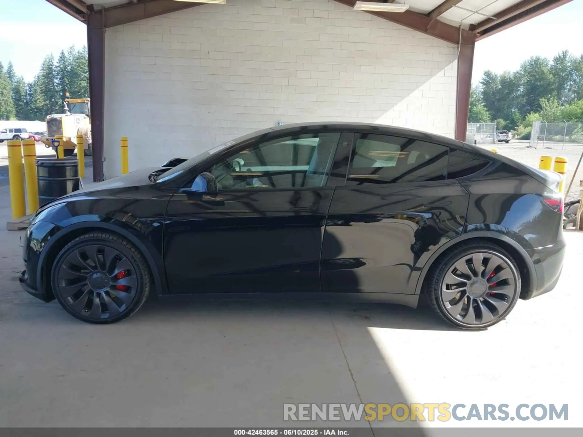 13 Photograph of a damaged car 5YJYGDEF8MF140887 TESLA MODEL Y 2021