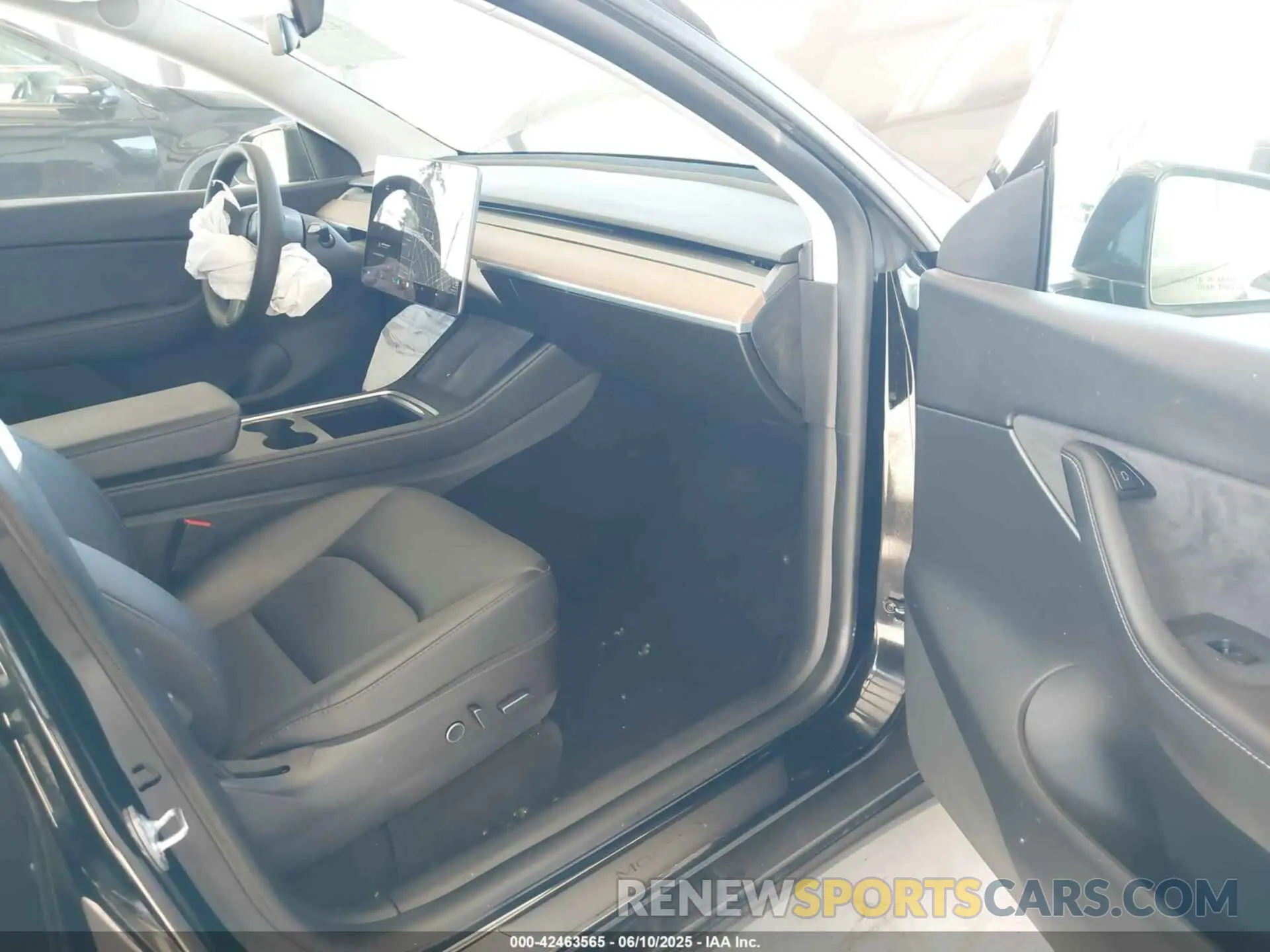5 Photograph of a damaged car 5YJYGDEF8MF140887 TESLA MODEL Y 2021