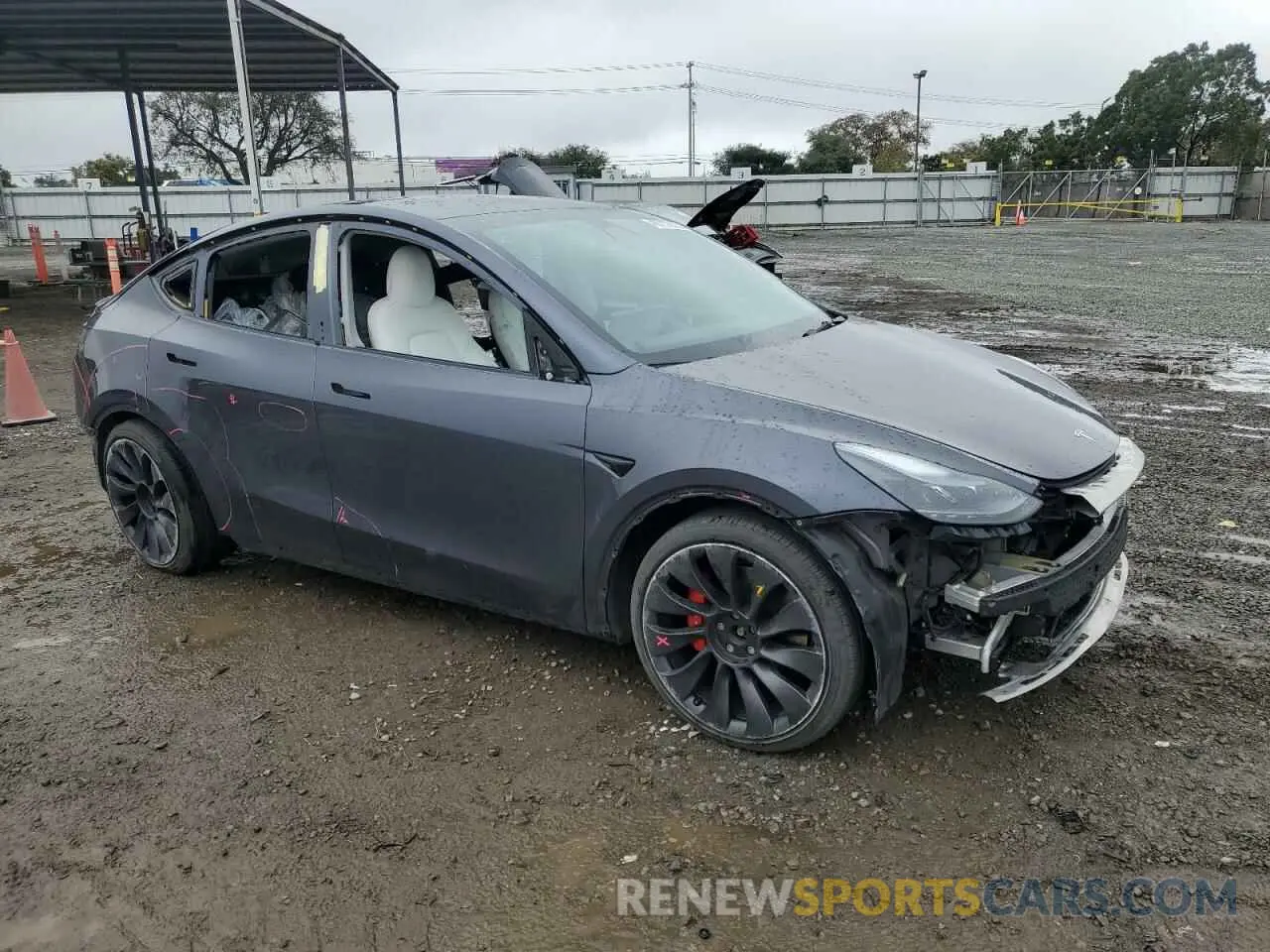 4 Photograph of a damaged car 5YJYGDEF8MF194674 TESLA MODEL Y 2021