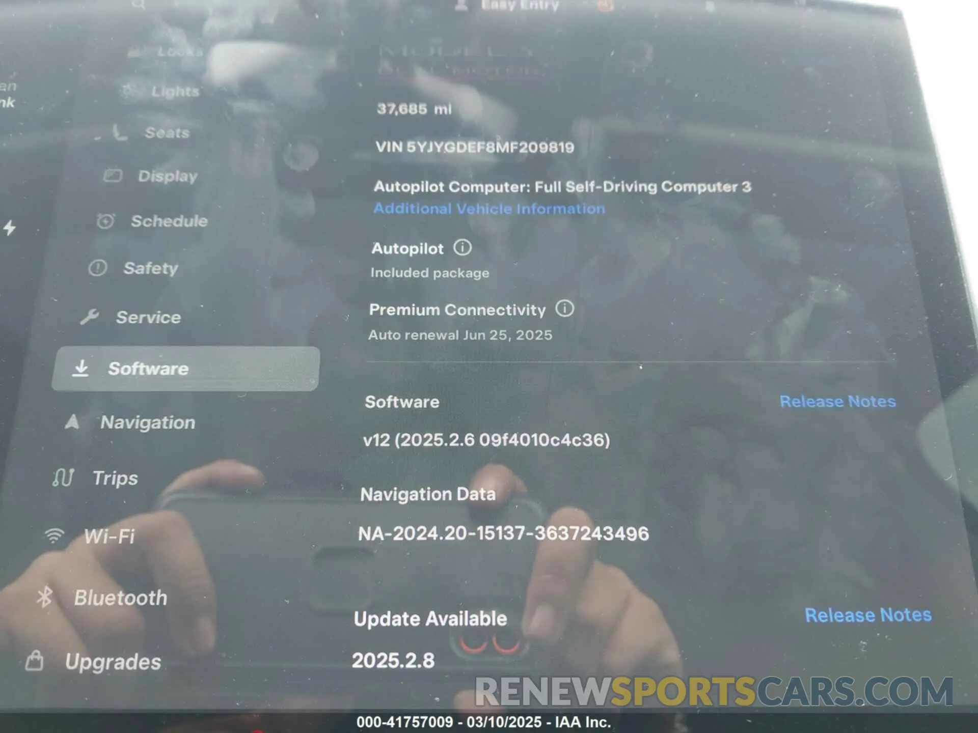 18 Photograph of a damaged car 5YJYGDEF8MF209819 TESLA MODEL Y 2021