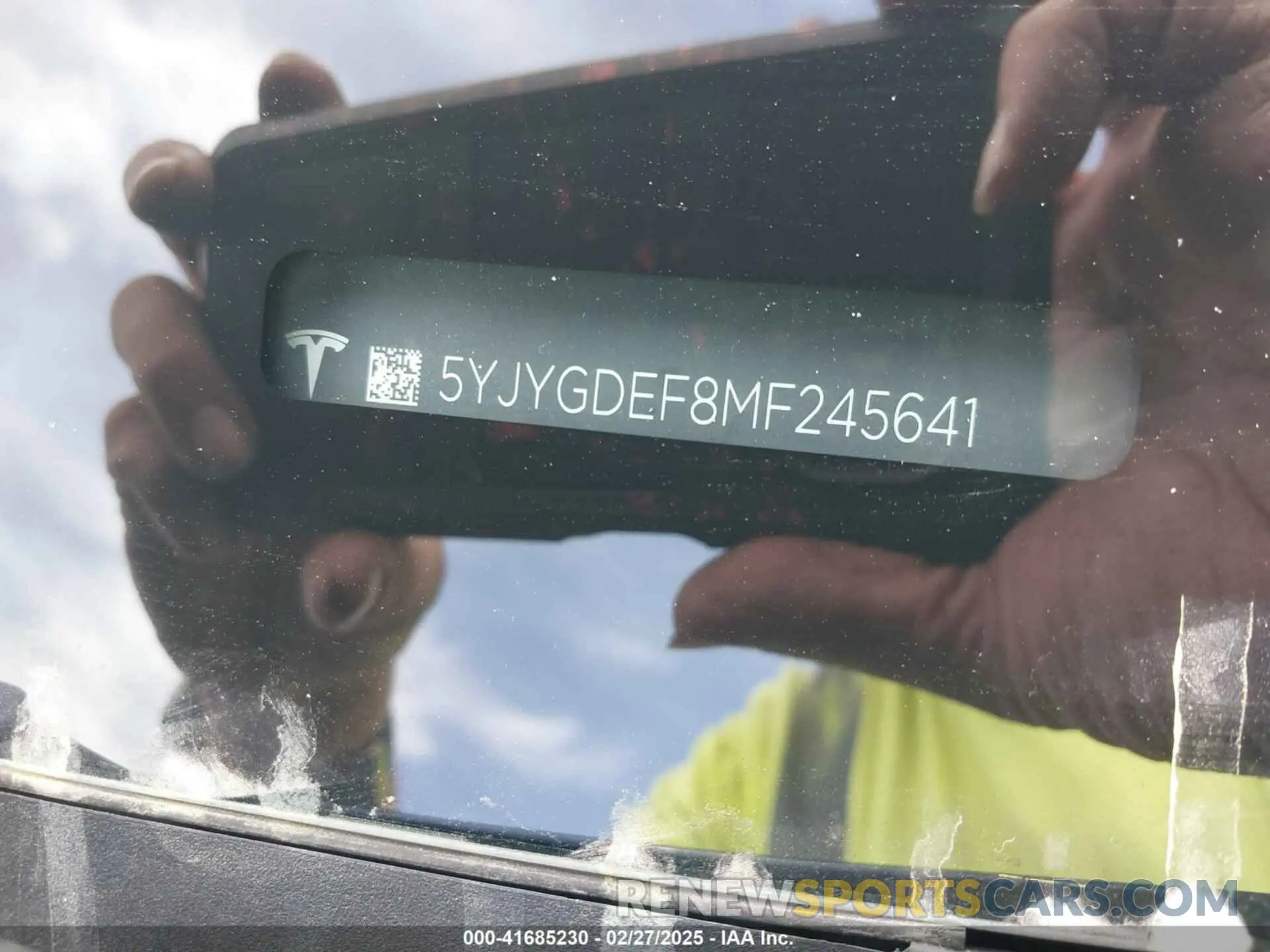 9 Photograph of a damaged car 5YJYGDEF8MF245641 TESLA MODEL Y 2021