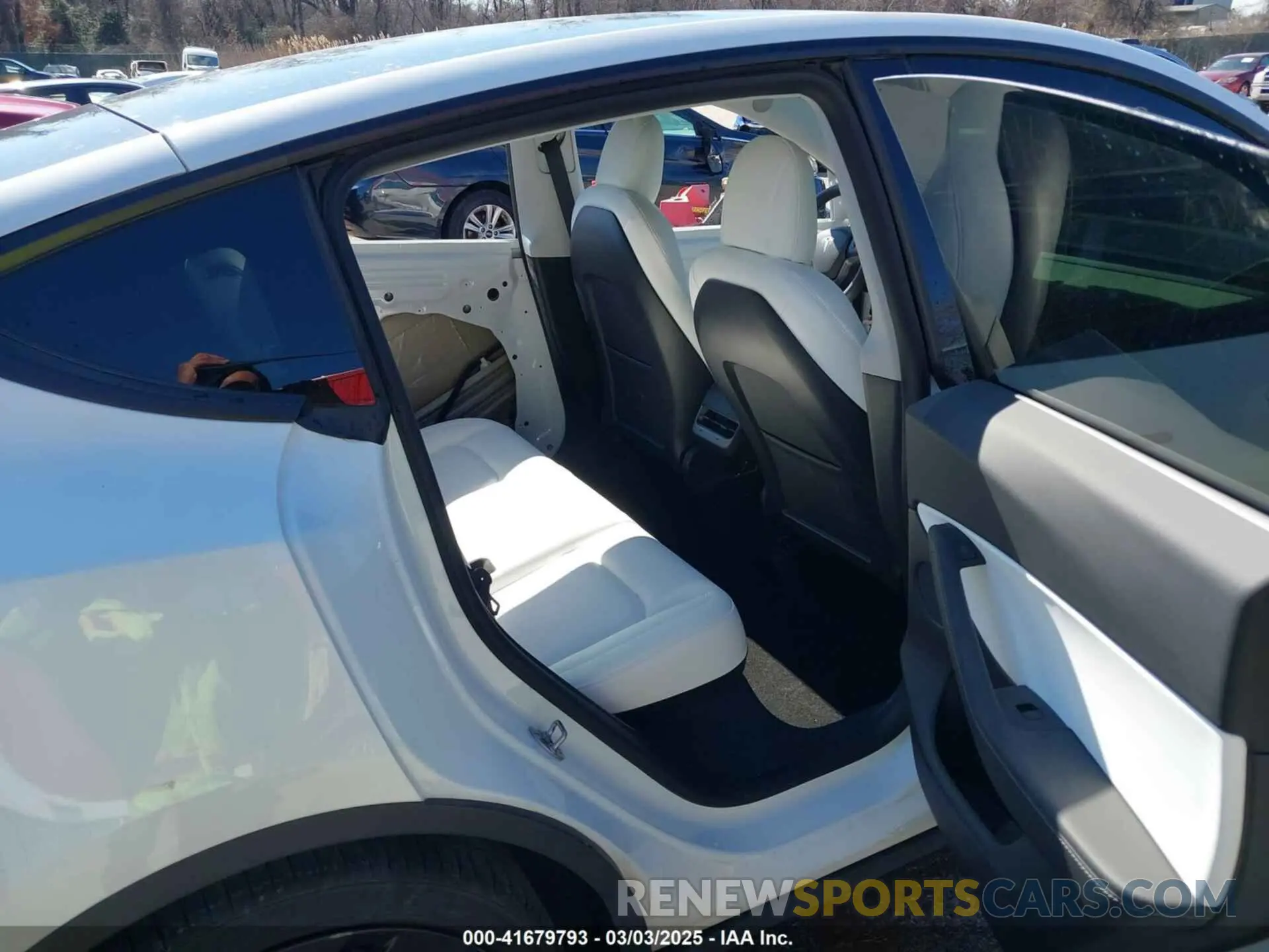 8 Photograph of a damaged car 5YJYGDEF8MF246658 TESLA MODEL Y 2021