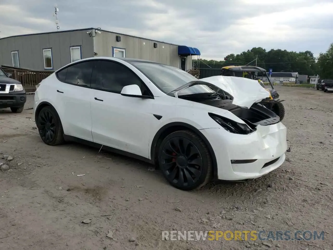 4 Photograph of a damaged car 5YJYGDEF8MF251682 TESLA MODEL Y 2021