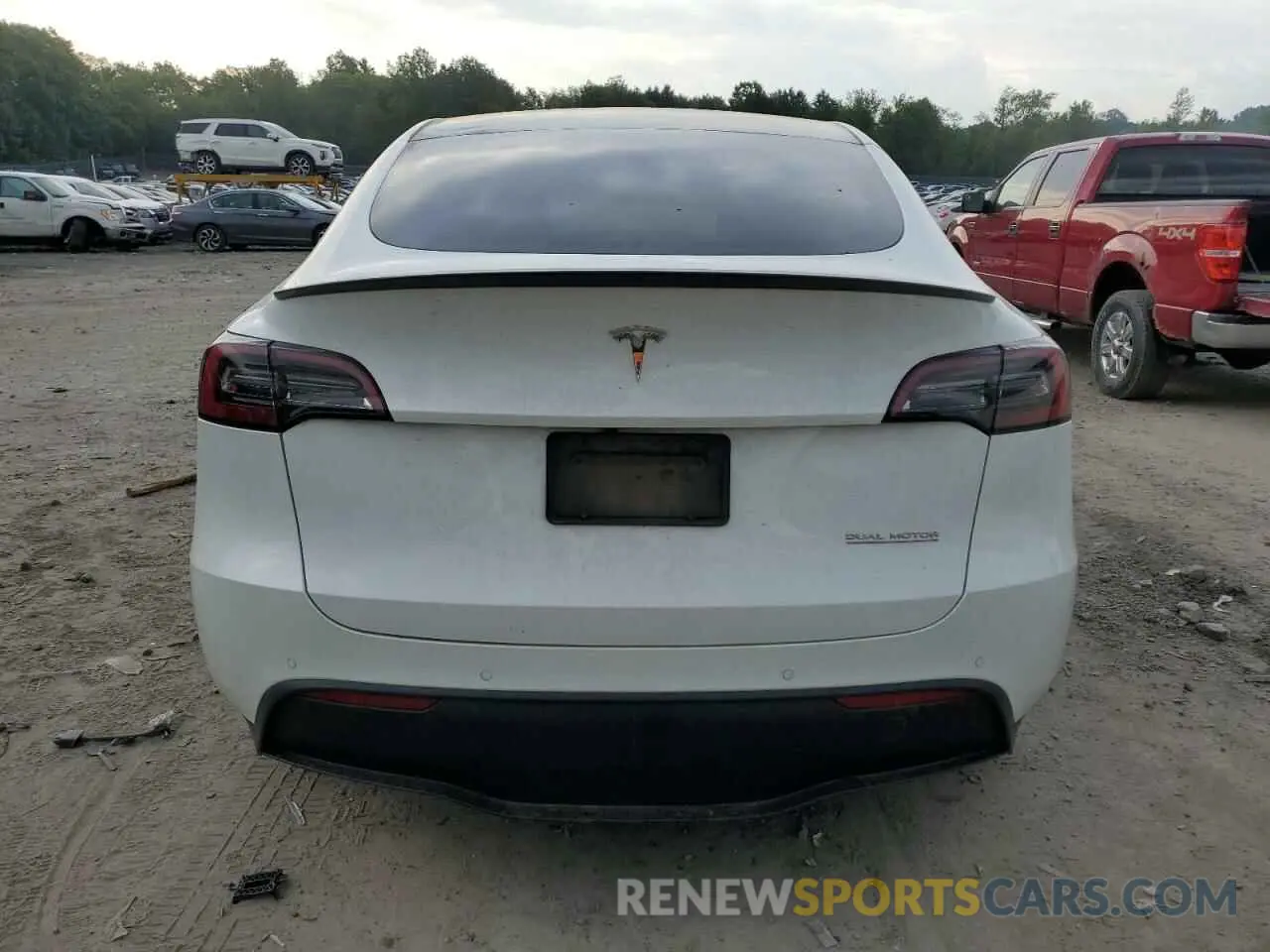 6 Photograph of a damaged car 5YJYGDEF8MF251682 TESLA MODEL Y 2021