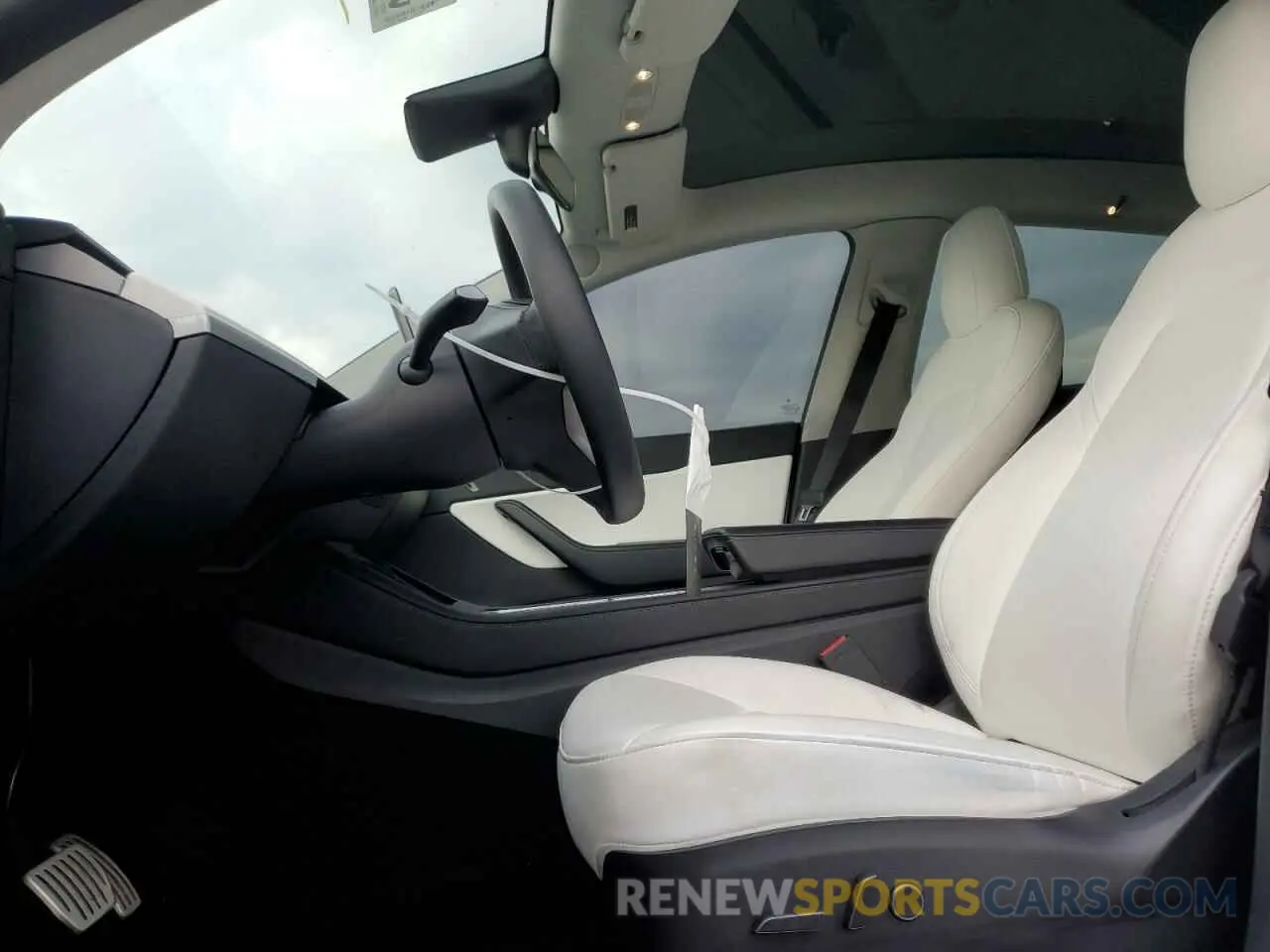 7 Photograph of a damaged car 5YJYGDEF8MF251682 TESLA MODEL Y 2021