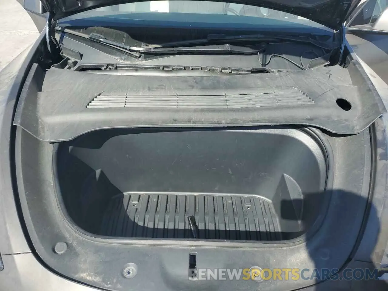 11 Photograph of a damaged car 5YJYGDEF8MF252122 TESLA MODEL Y 2021