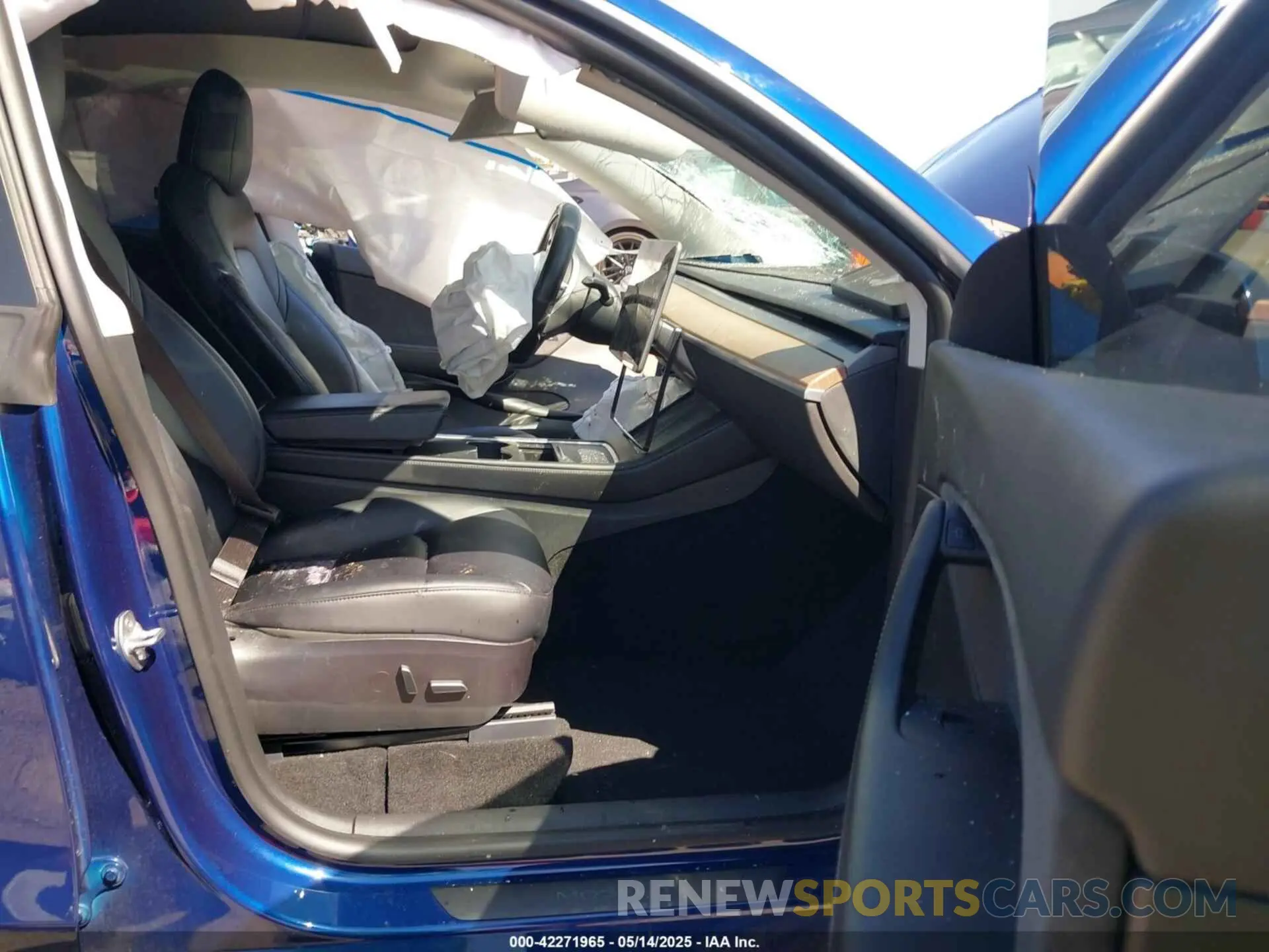 5 Photograph of a damaged car 5YJYGDEF8MF267574 TESLA MODEL Y 2021