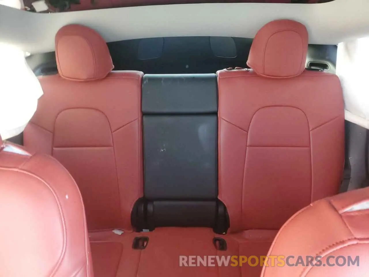 10 Photograph of a damaged car 5YJYGDEF8MF276050 TESLA MODEL Y 2021