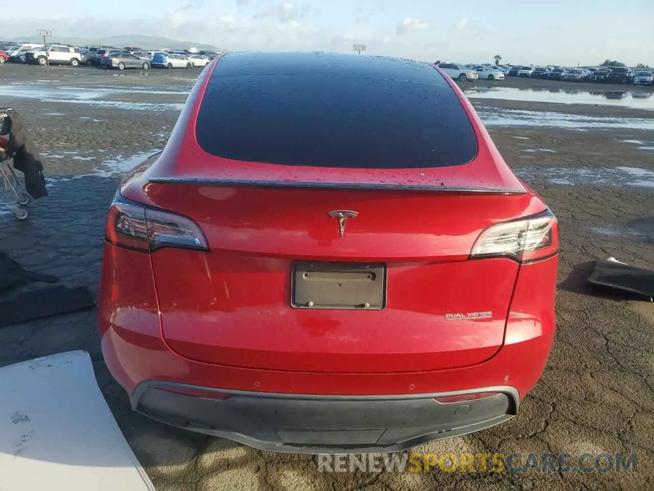 6 Photograph of a damaged car 5YJYGDEF8MF276050 TESLA MODEL Y 2021