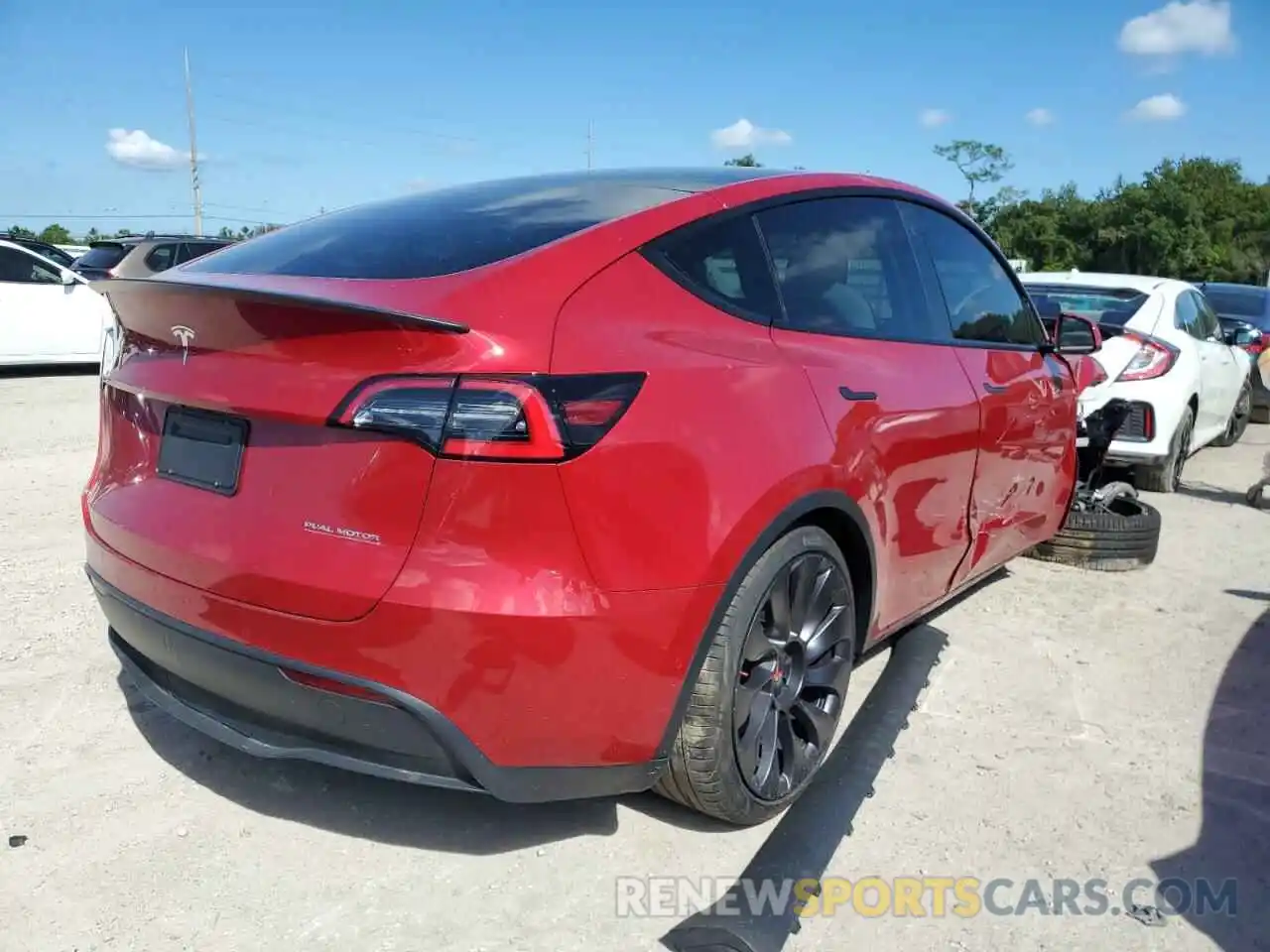 4 Photograph of a damaged car 5YJYGDEF9MF090100 TESLA MODEL Y 2021