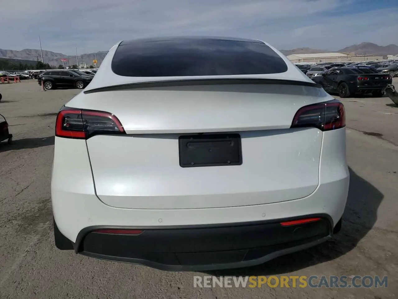 6 Photograph of a damaged car 5YJYGDEF9MF133978 TESLA MODEL Y 2021