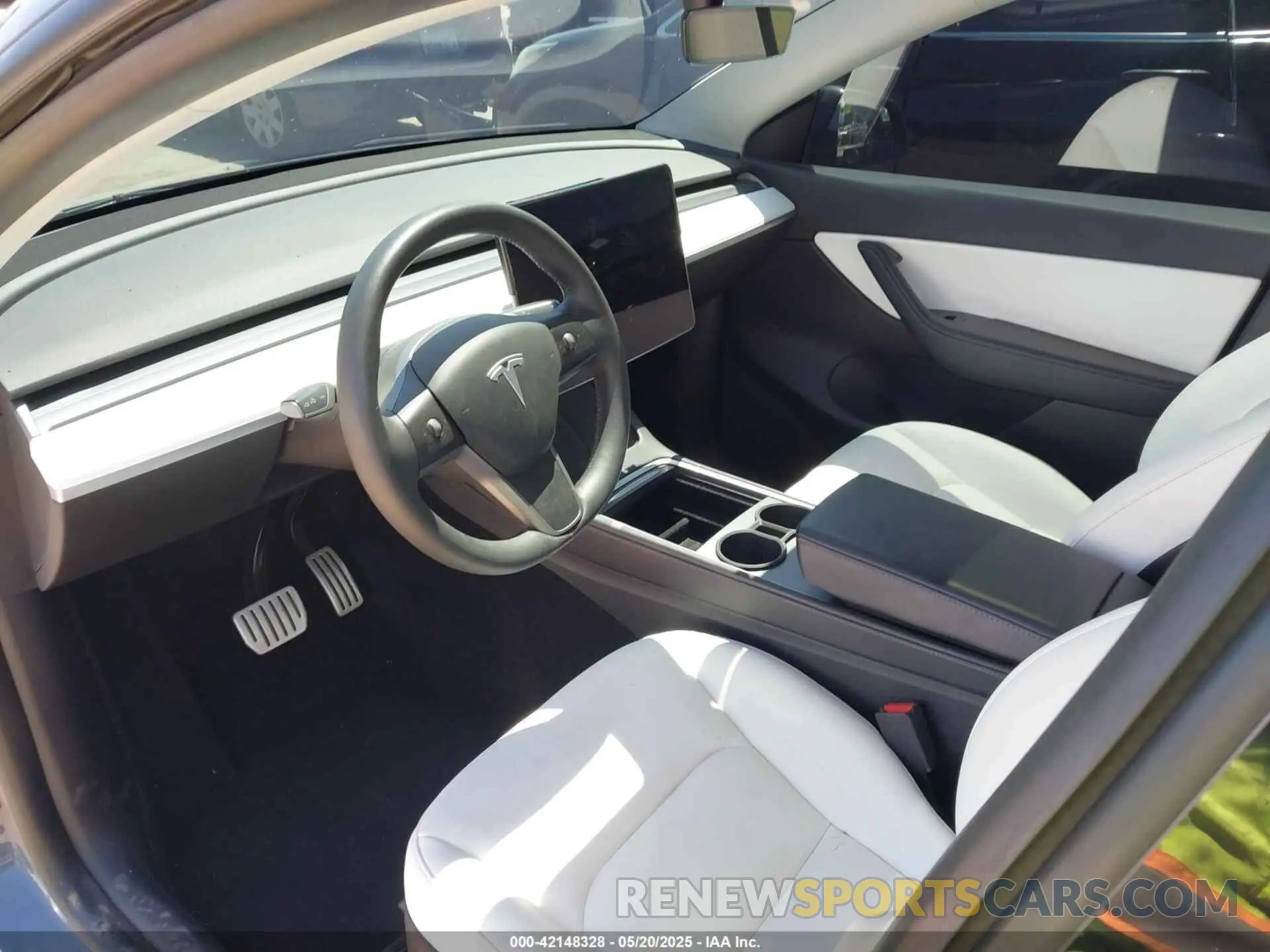5 Photograph of a damaged car 5YJYGDEF9MF136847 TESLA MODEL Y 2021