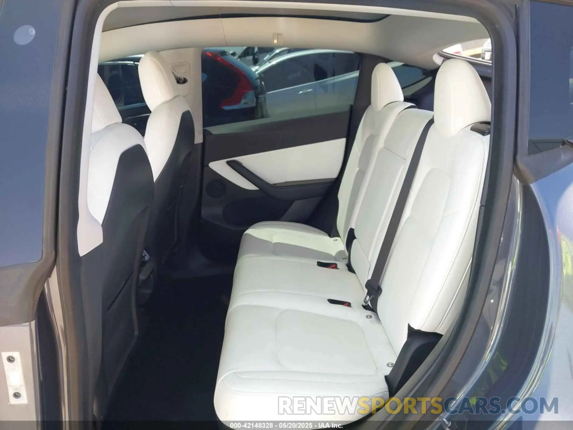 8 Photograph of a damaged car 5YJYGDEF9MF136847 TESLA MODEL Y 2021