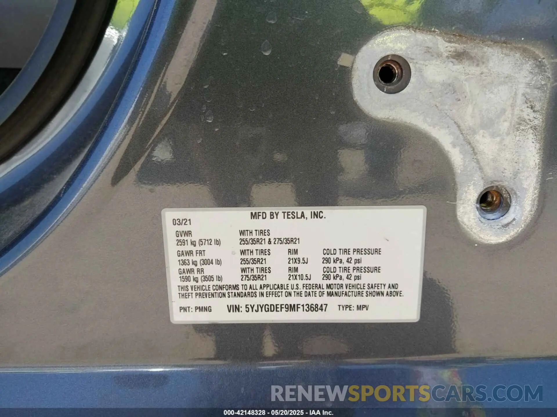 9 Photograph of a damaged car 5YJYGDEF9MF136847 TESLA MODEL Y 2021