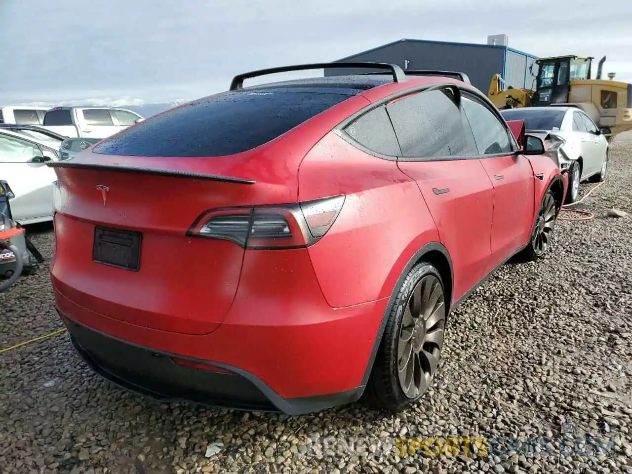 4 Photograph of a damaged car 5YJYGDEF9MF194828 TESLA MODEL Y 2021