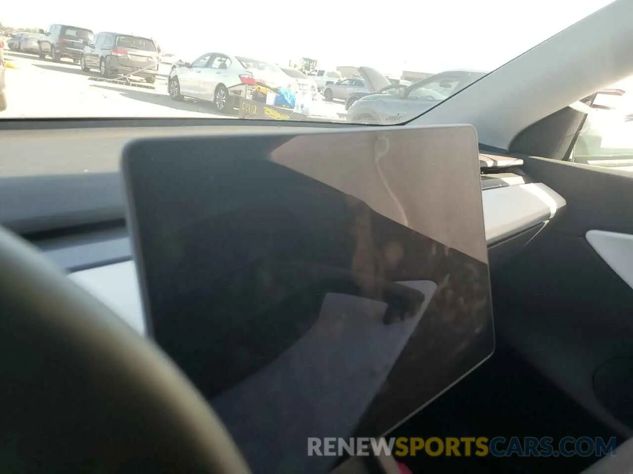 9 Photograph of a damaged car 5YJYGDEF9MF211692 TESLA MODEL Y 2021
