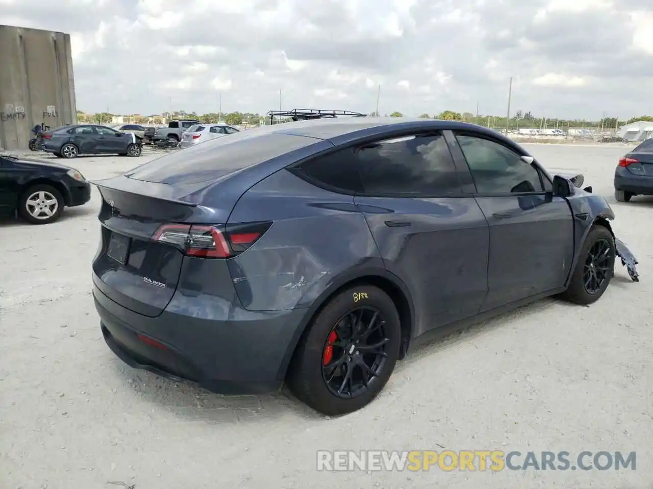 4 Photograph of a damaged car 5YJYGDEF9MF230436 TESLA MODEL Y 2021