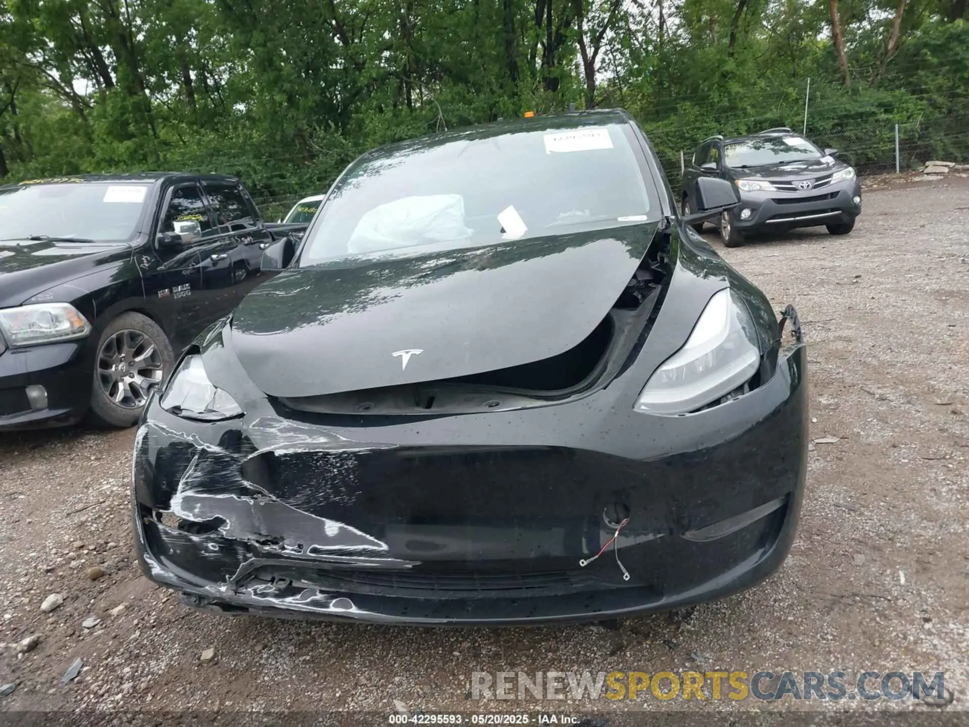 12 Photograph of a damaged car 5YJYGDEF9MF250203 TESLA MODEL Y 2021