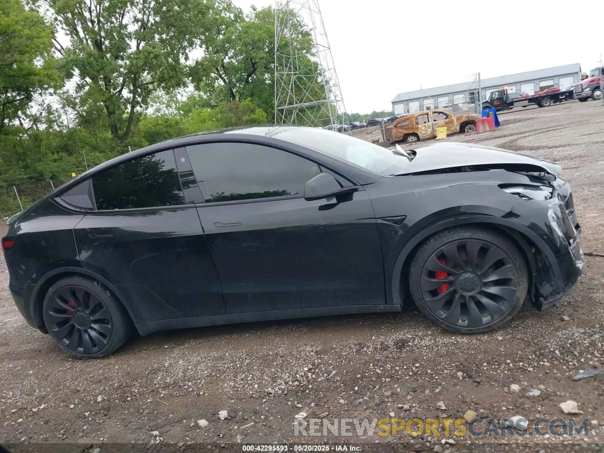 13 Photograph of a damaged car 5YJYGDEF9MF250203 TESLA MODEL Y 2021