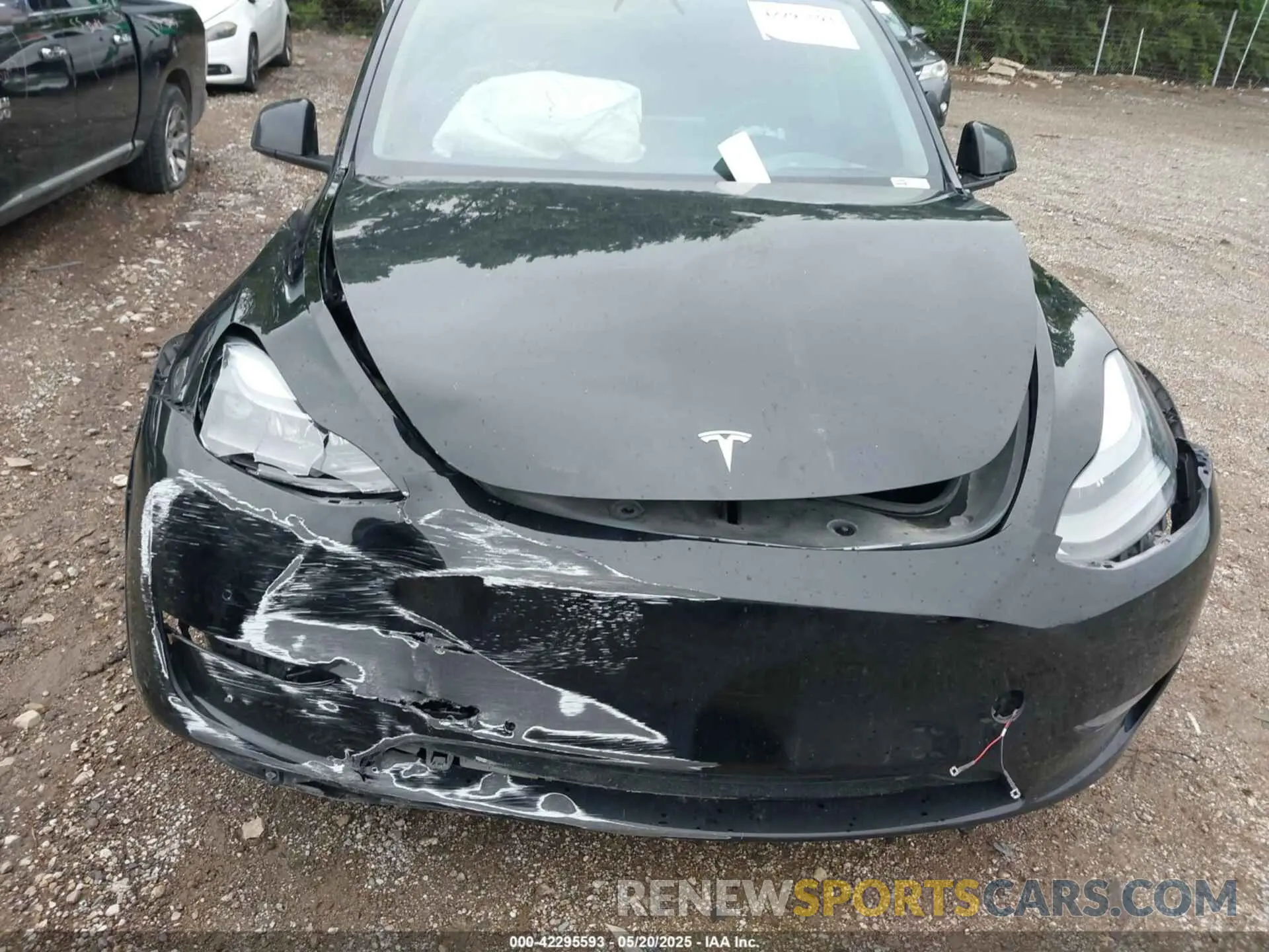 6 Photograph of a damaged car 5YJYGDEF9MF250203 TESLA MODEL Y 2021