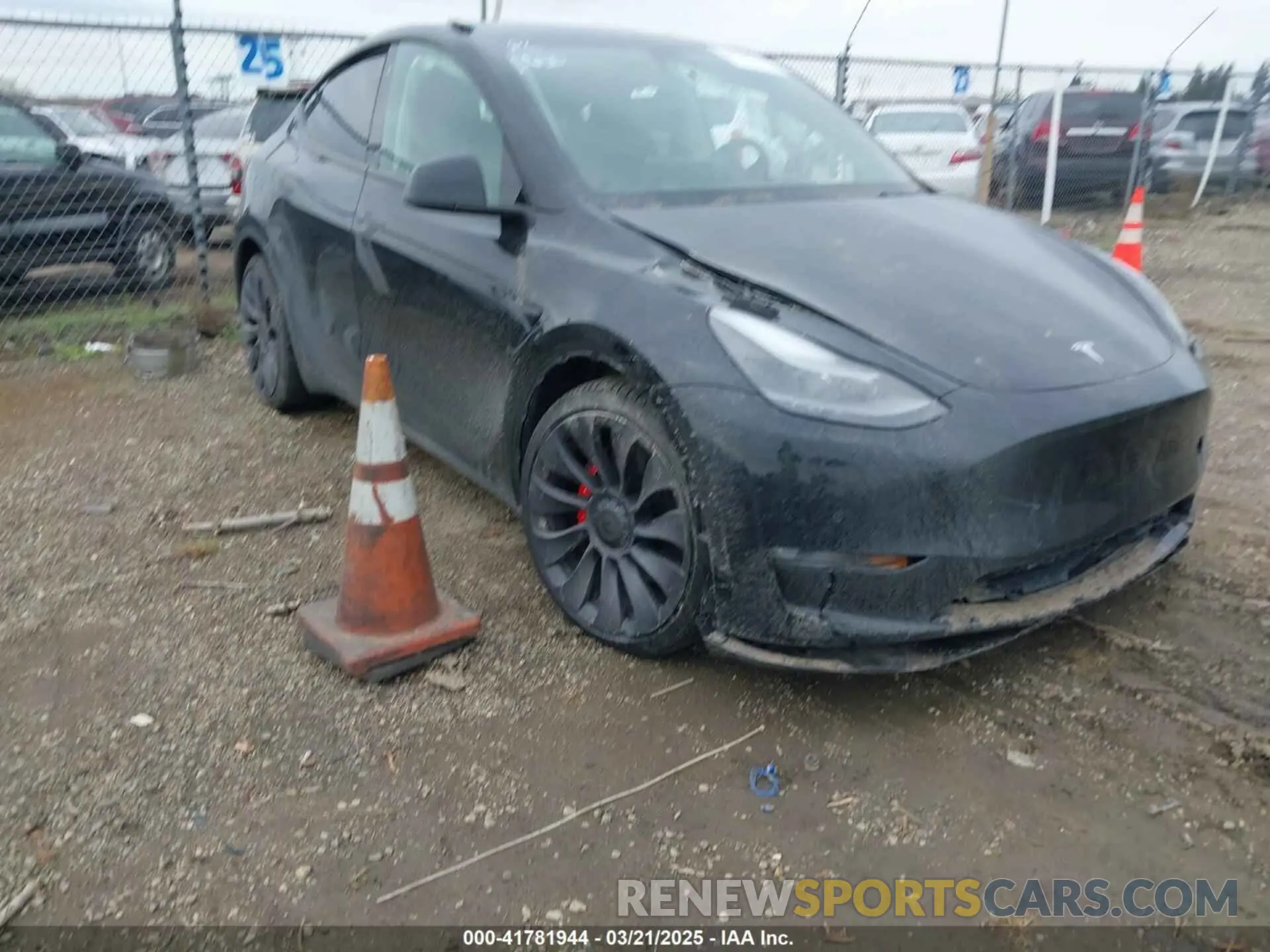 1 Photograph of a damaged car 5YJYGDEF9MF273884 TESLA MODEL Y 2021