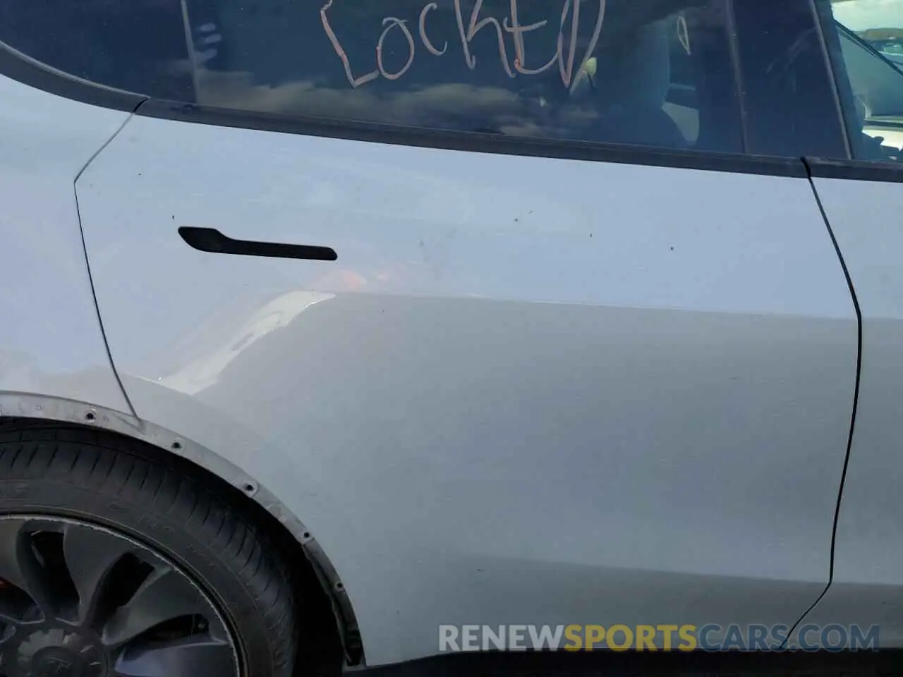 10 Photograph of a damaged car 5YJYGDEFXMF097928 TESLA MODEL Y 2021