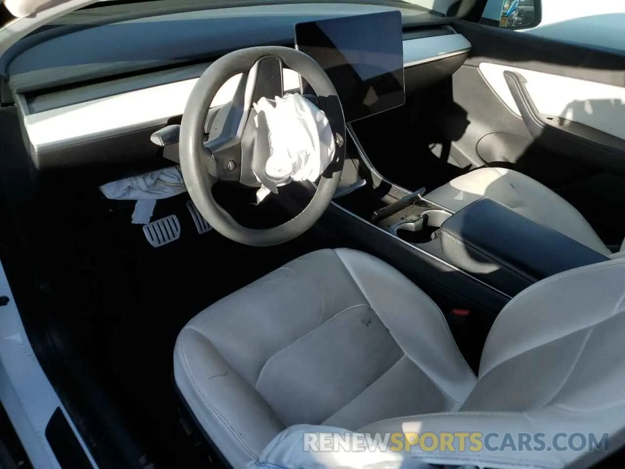 8 Photograph of a damaged car 5YJYGDEFXMF097928 TESLA MODEL Y 2021