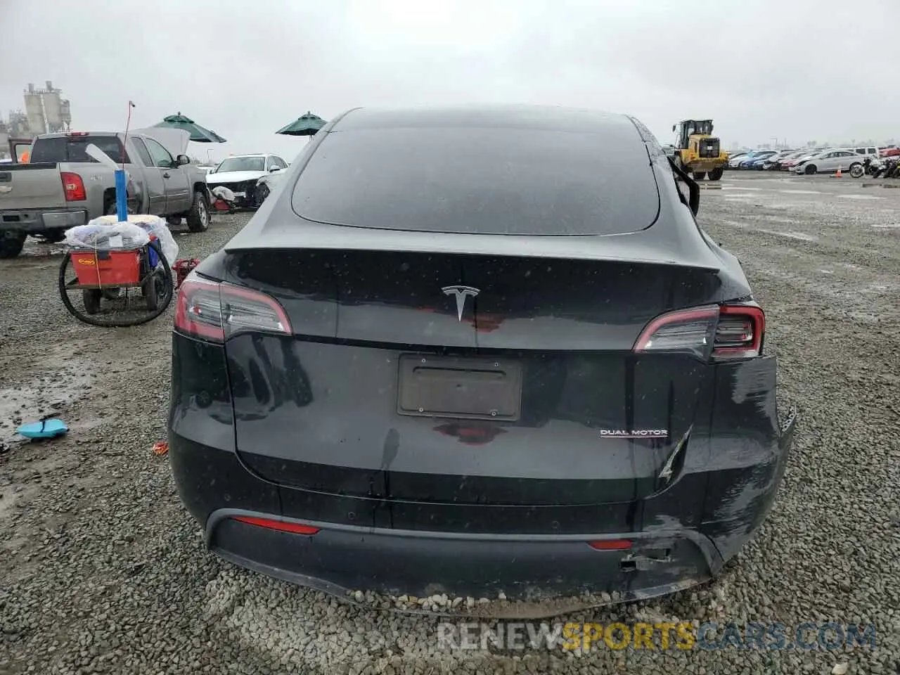 6 Photograph of a damaged car 5YJYGDEFXMF252400 TESLA MODEL Y 2021