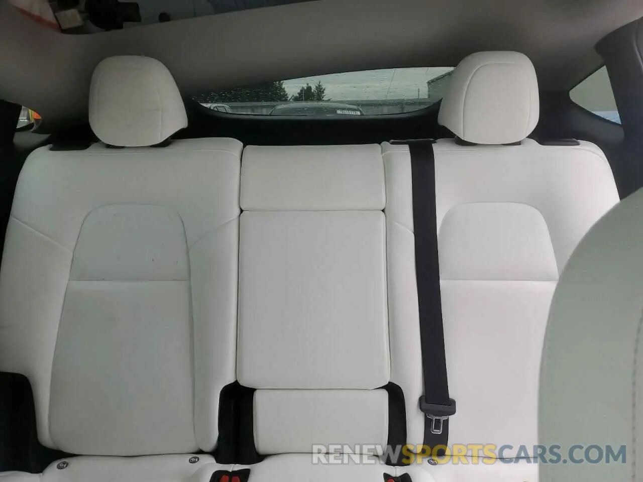 10 Photograph of a damaged car 5YJYGDEFXMF304818 TESLA MODEL Y 2021