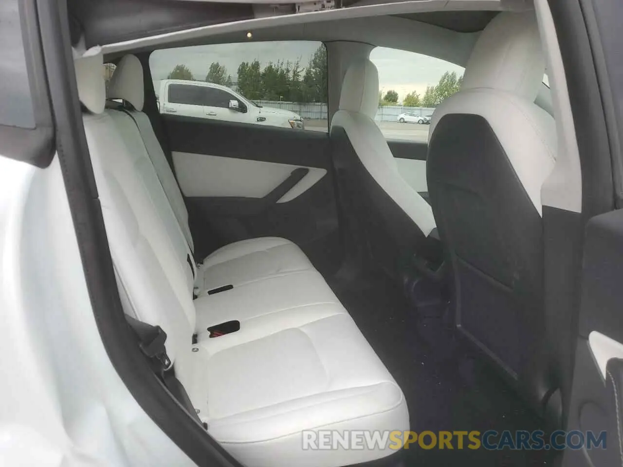 11 Photograph of a damaged car 5YJYGDEFXMF304818 TESLA MODEL Y 2021