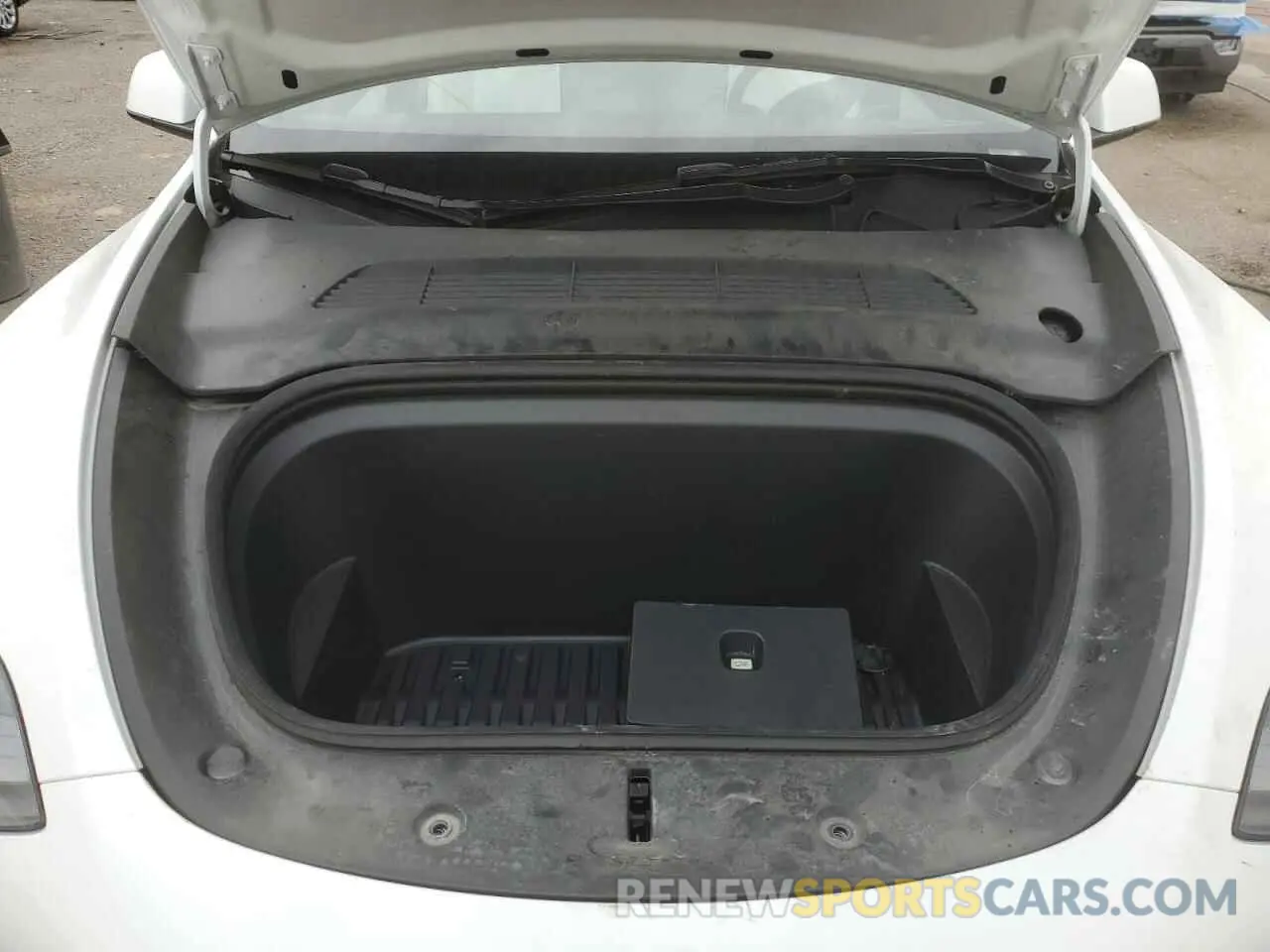 12 Photograph of a damaged car 5YJYGDEFXMF304818 TESLA MODEL Y 2021