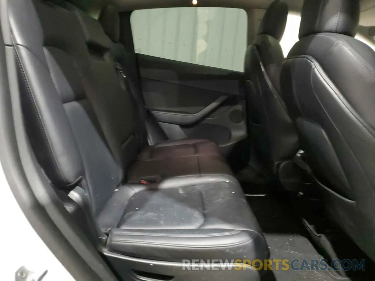 11 Photograph of a damaged car 7SAYGAEE0NF401634 TESLA MODEL Y 2022