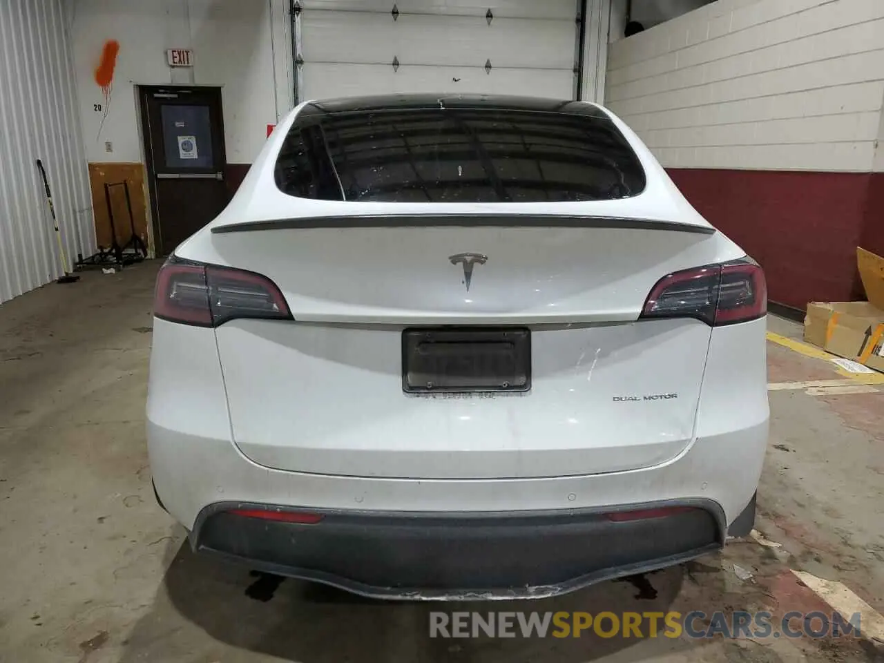 6 Photograph of a damaged car 7SAYGAEE0NF401634 TESLA MODEL Y 2022