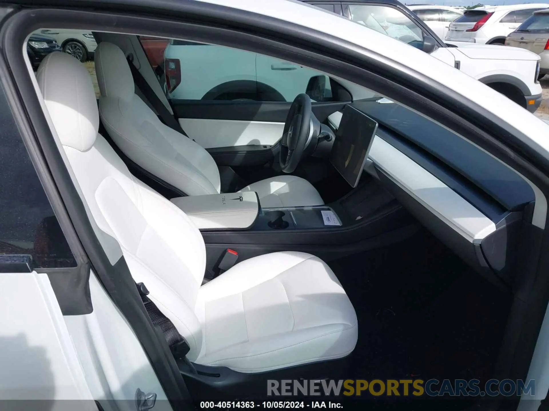 5 Photograph of a damaged car 7SAYGAEE0NF427036 TESLA MODEL Y 2022