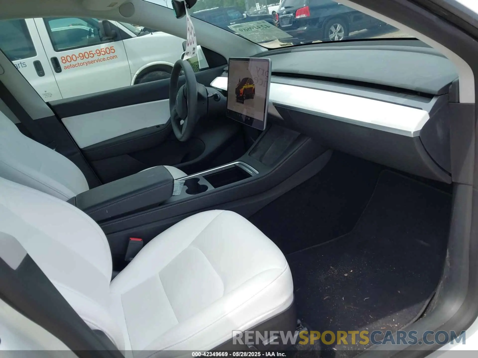 5 Photograph of a damaged car 7SAYGAEE0NF428932 TESLA MODEL Y 2022
