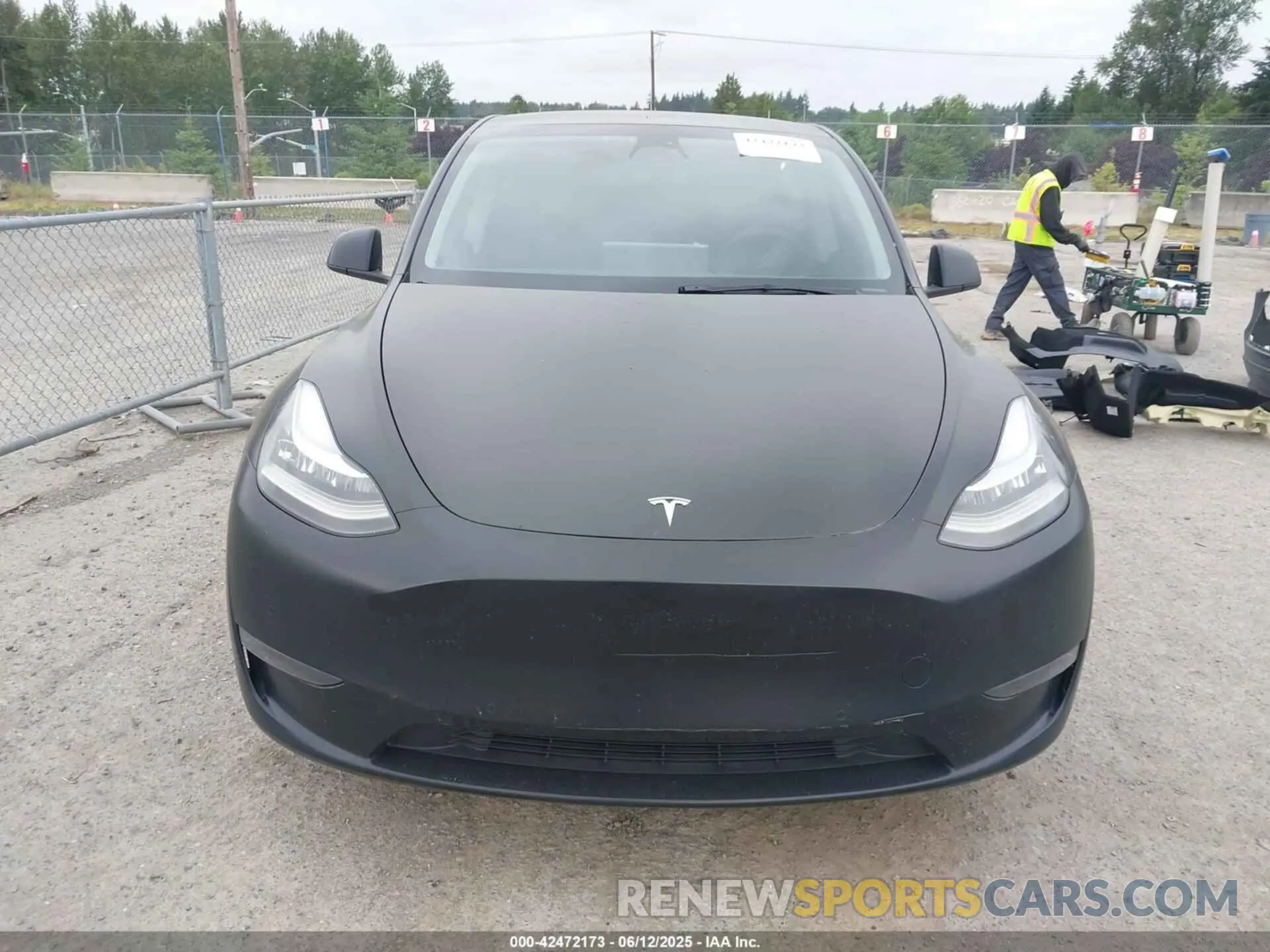 13 Photograph of a damaged car 7SAYGAEE0NF492761 TESLA MODEL Y 2022