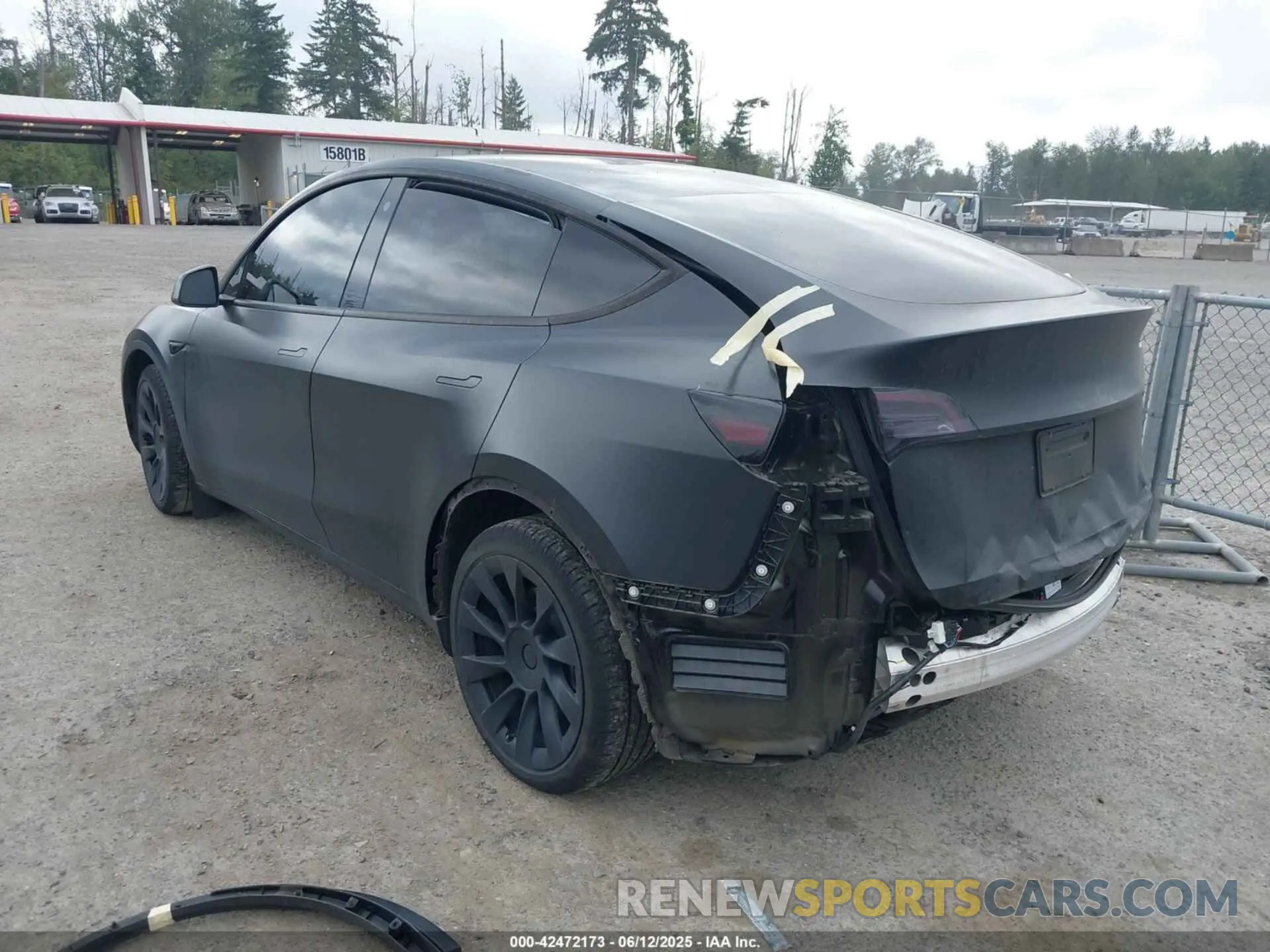 3 Photograph of a damaged car 7SAYGAEE0NF492761 TESLA MODEL Y 2022