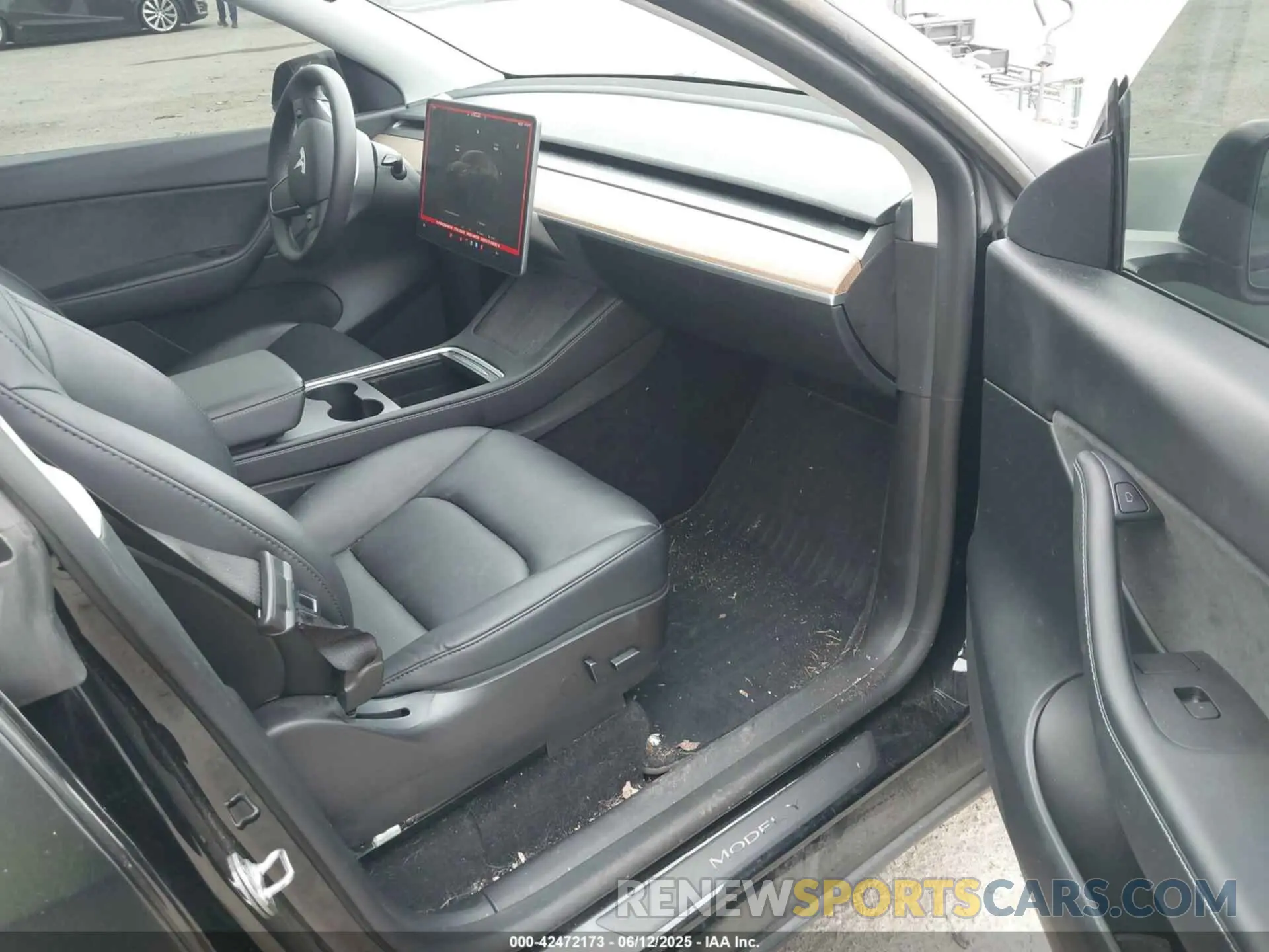 5 Photograph of a damaged car 7SAYGAEE0NF492761 TESLA MODEL Y 2022