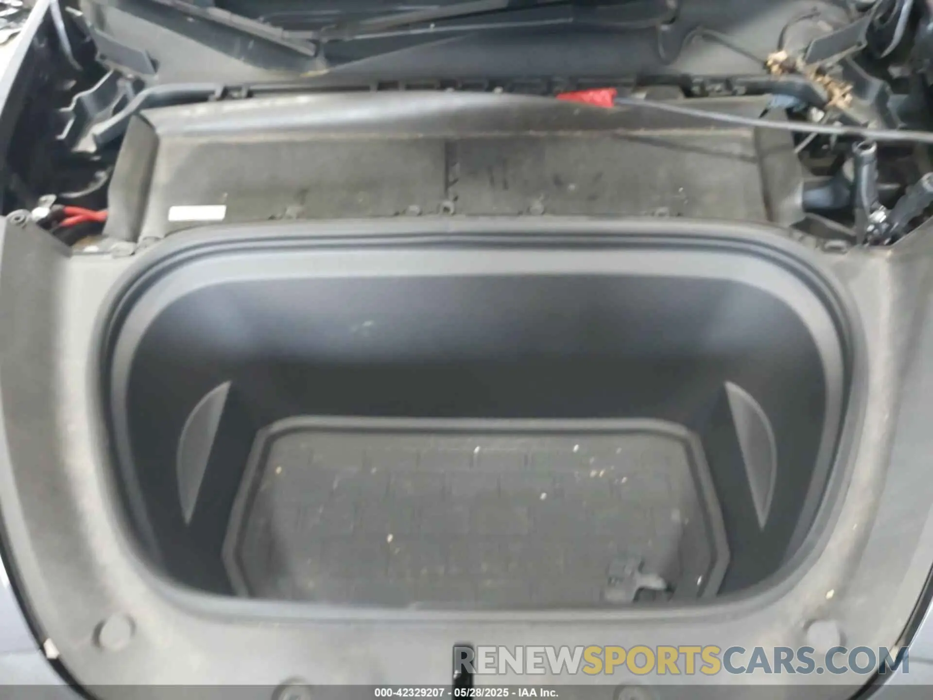 10 Photograph of a damaged car 7SAYGAEE0NF567801 TESLA MODEL Y 2022