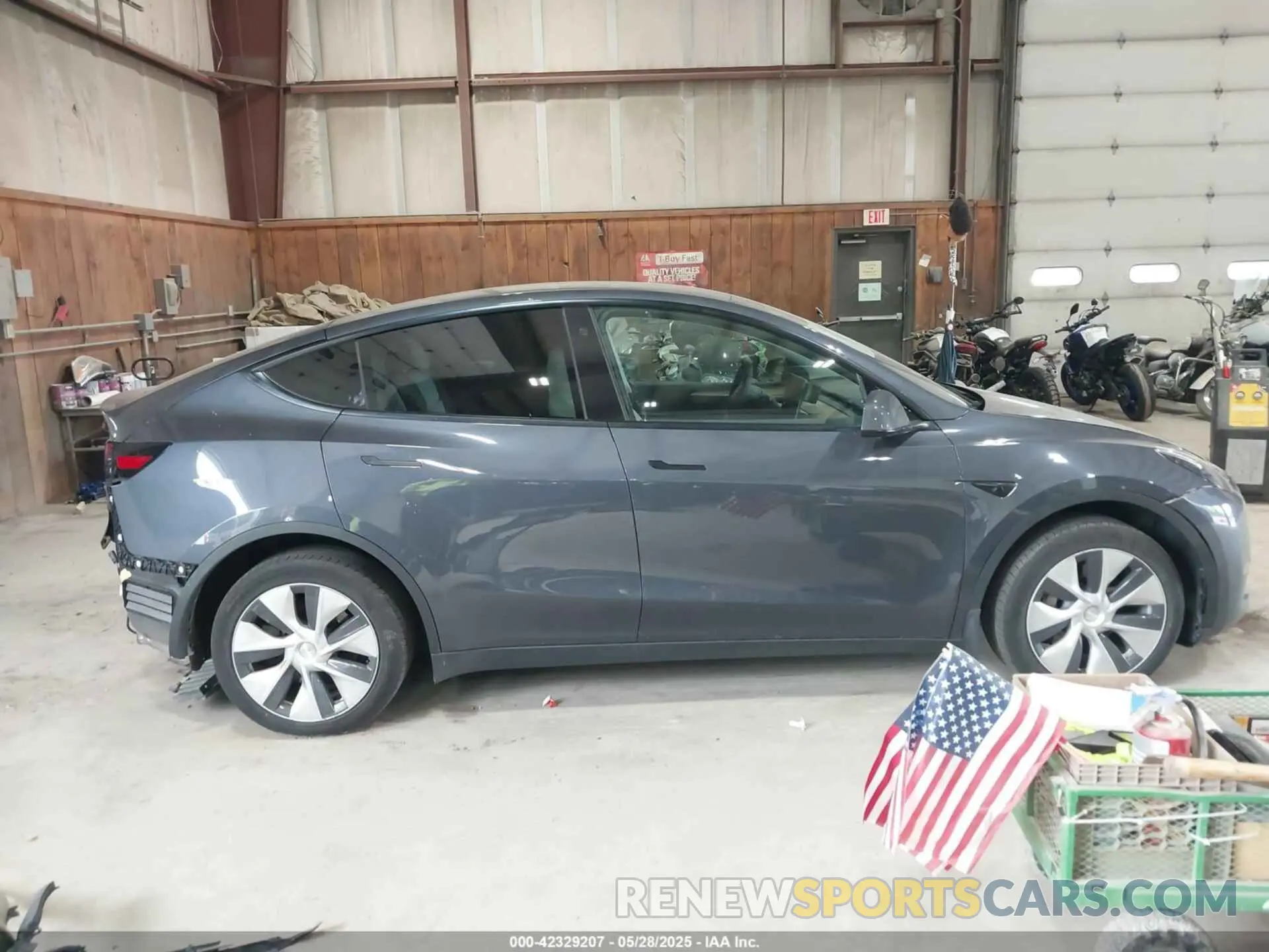 13 Photograph of a damaged car 7SAYGAEE0NF567801 TESLA MODEL Y 2022